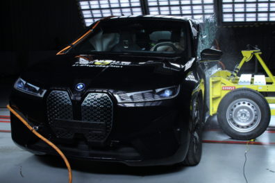 BMW iX Crash Test